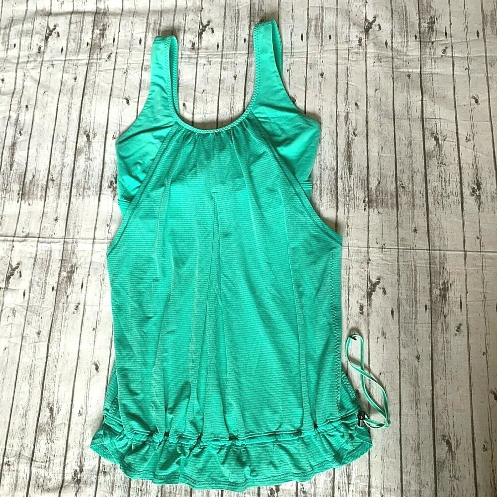 Lululemon Womens 2 in 1 Tank Top Activewear Green Striped Size 4 Sports Bra